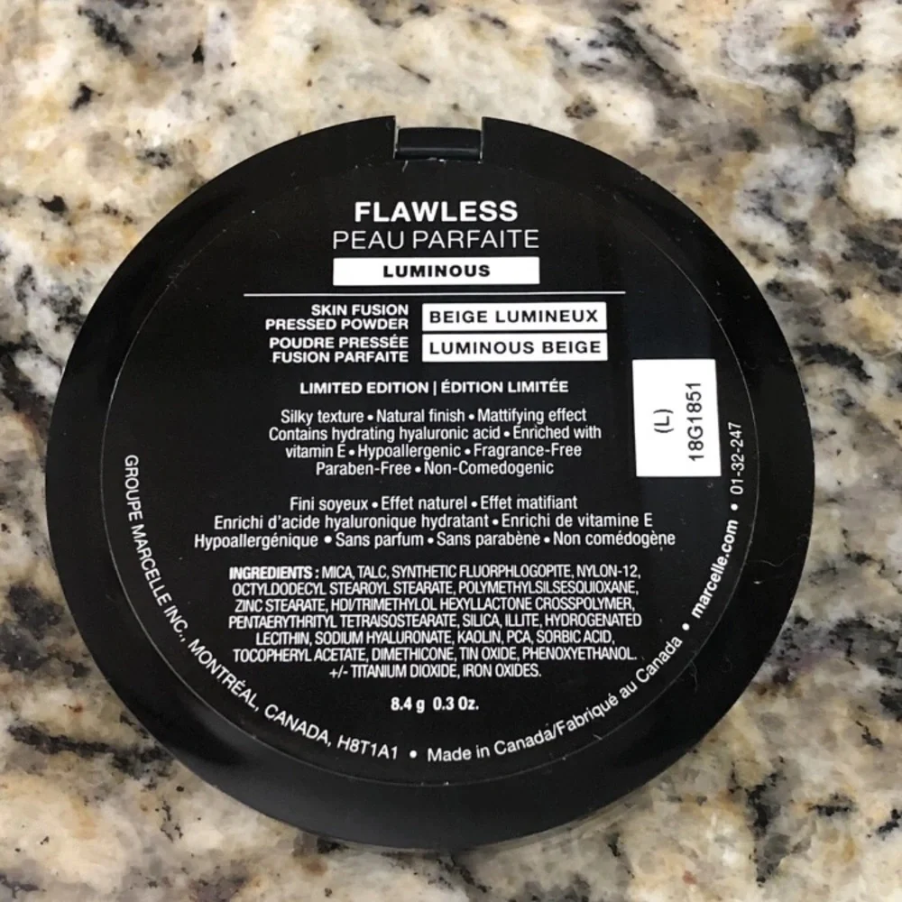 Marcelle Limited Edition Flawless Luminous Pressed Powder ~ Brand New!! 🧡